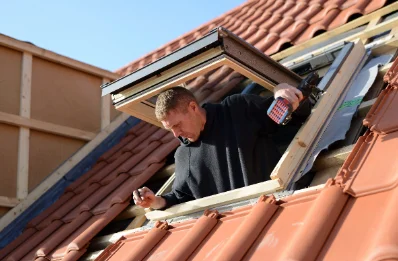 Pose de fenêtres de toit Velux à Corbeny